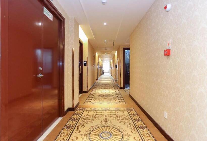 Vienna International Hotel Shanghai Pudong Xinchang Old Town Subway Station