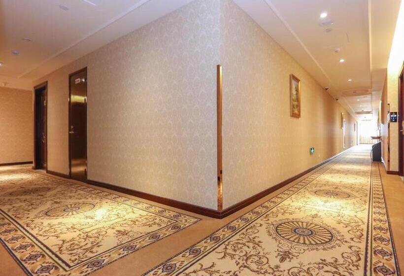 Vienna International Hotel Shanghai Pudong Xinchang Old Town Subway Station