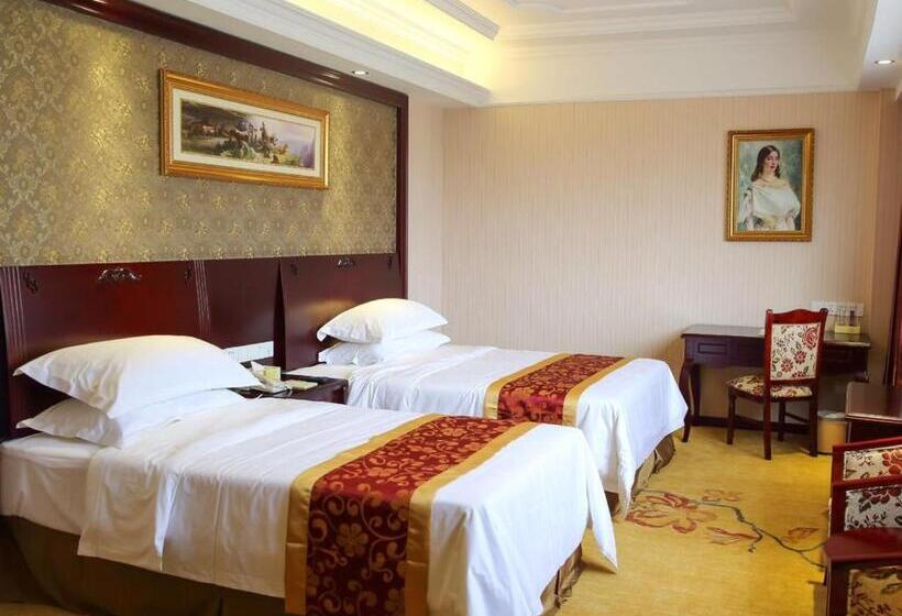 Vienna International Hotel Shanghai Pudong Xinchang Old Town Subway Station
