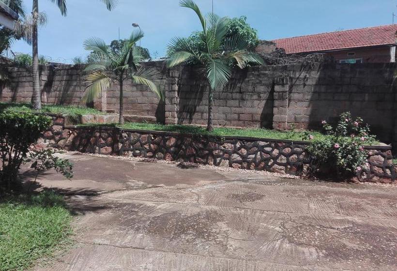 هاستل Sunbird Backpackers