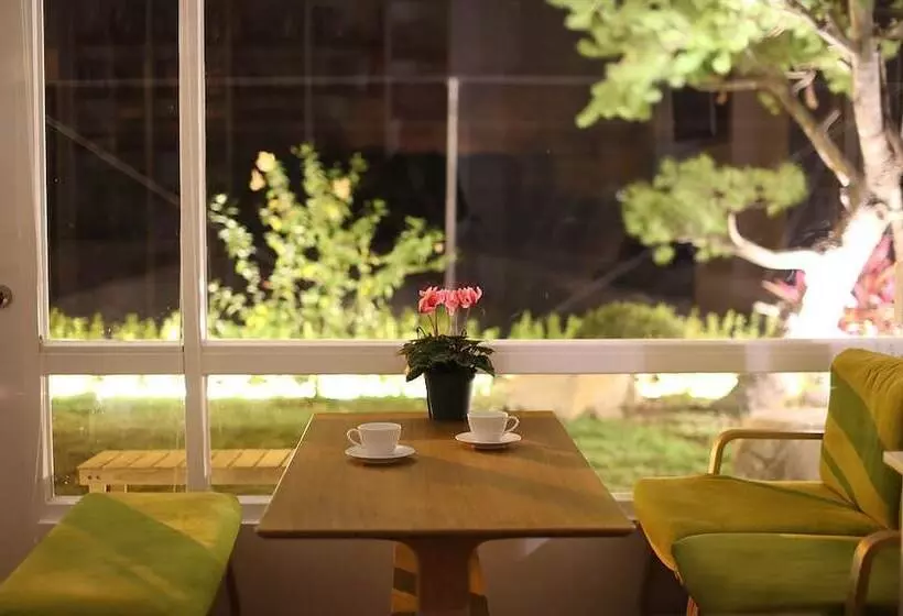 تختخواب و صبحانه Cloud & Green Private Guest House