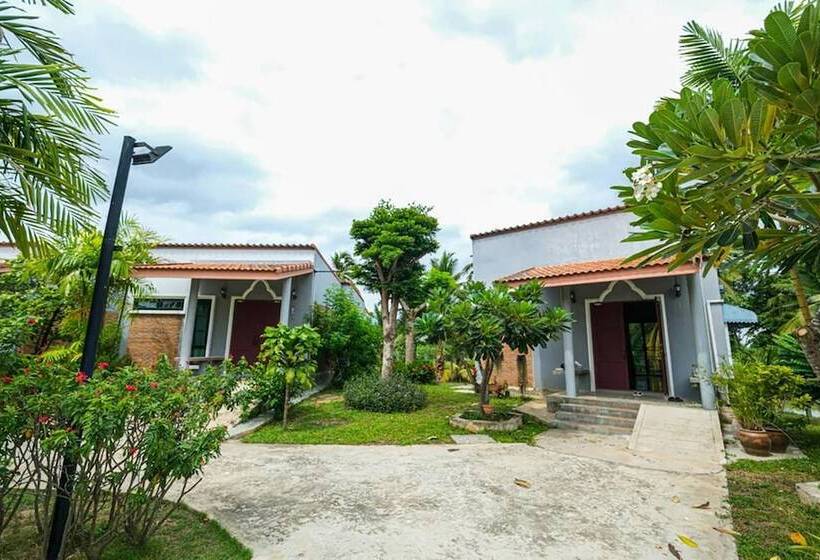 Busaya Resort & Cuisine