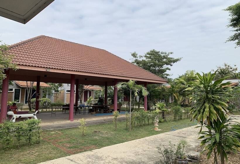 Busaya Resort & Cuisine