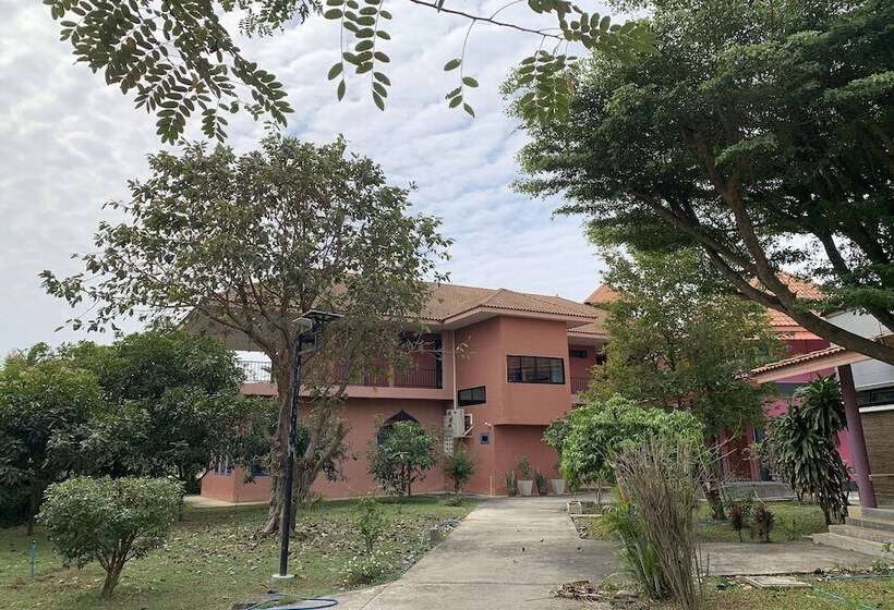 Busaya Resort & Cuisine