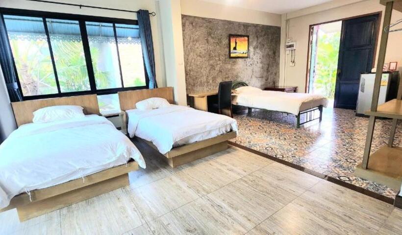 Busaya Resort & Cuisine