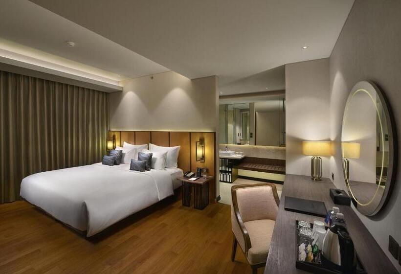 Golden Tulip Holland Resort Batu