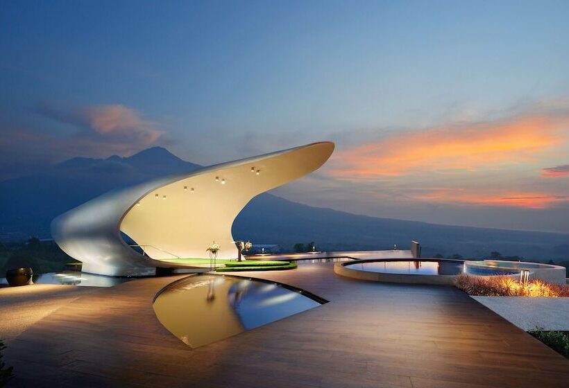 Golden Tulip Holland Resort Batu