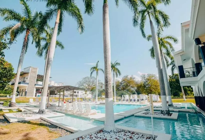 ホテル Arena Santa Fe De Antioquia