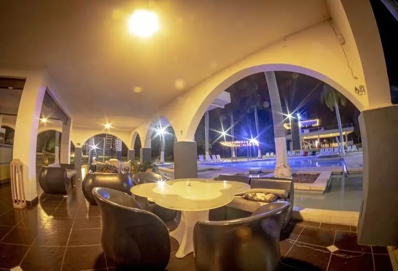 ホテル Arena Santa Fe De Antioquia