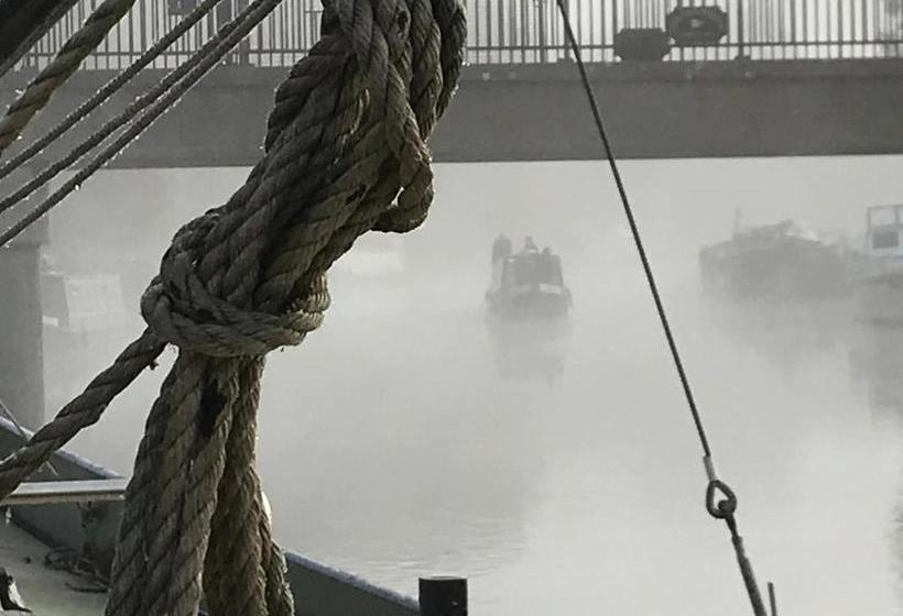 호텔 Barge Waternimf