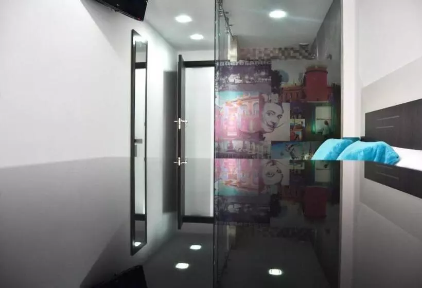هتل Bed&breakfast 10 Girona