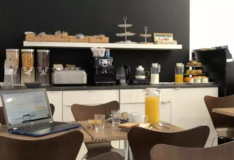 هتل Bed&breakfast 10 Girona