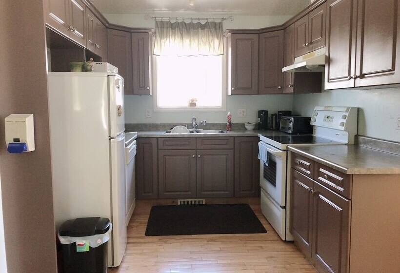 Szálloda Central Edmonton Private Rooms