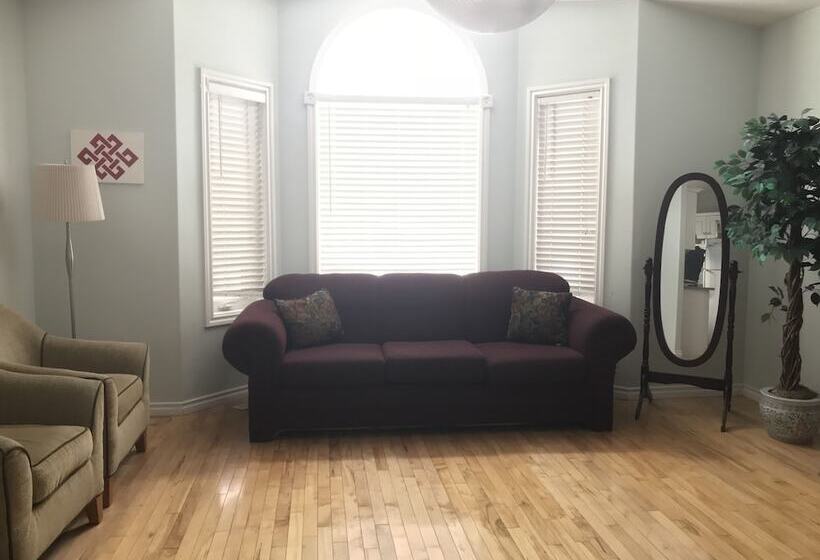 Szálloda Central Edmonton Private Rooms