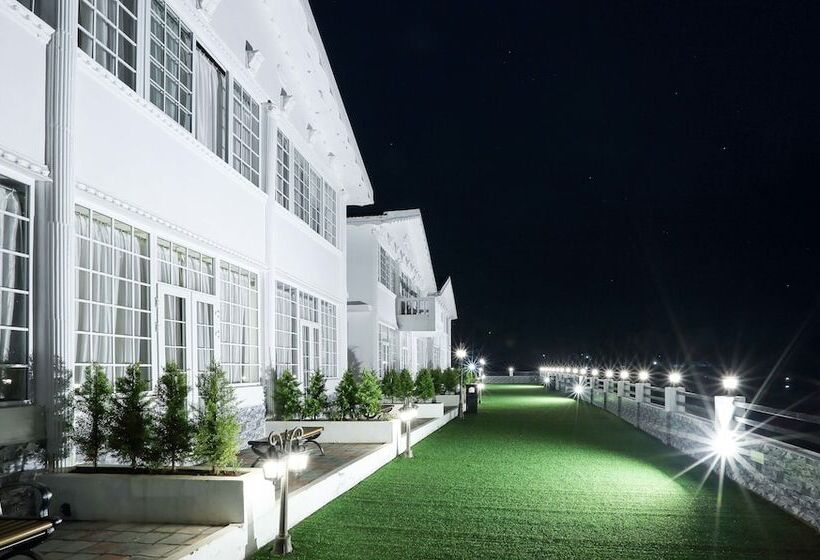 Hotell Treebo Skydale Inn & Suites With Mountain View