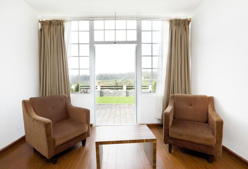 Hotell Treebo Skydale Inn & Suites With Mountain View