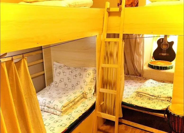 Wuhan Huanlesong Youth Hostel