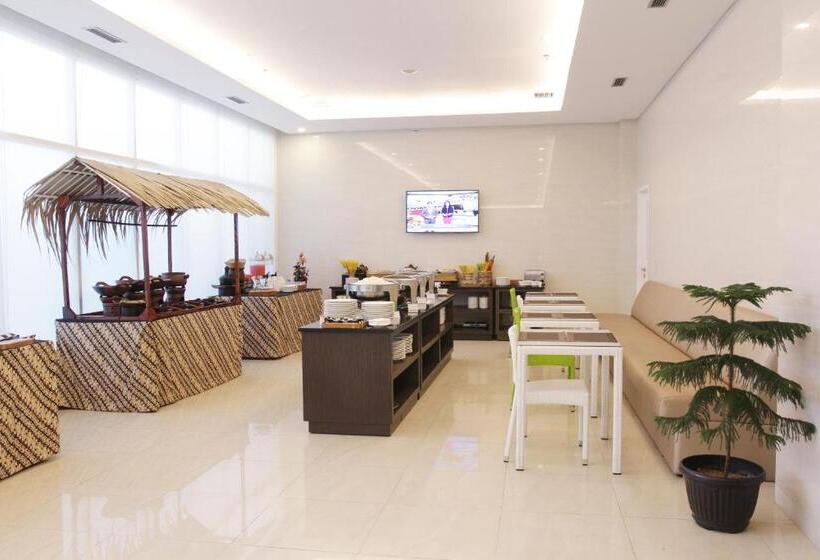 Whiz Prime Hotel Sudirman Cilacap