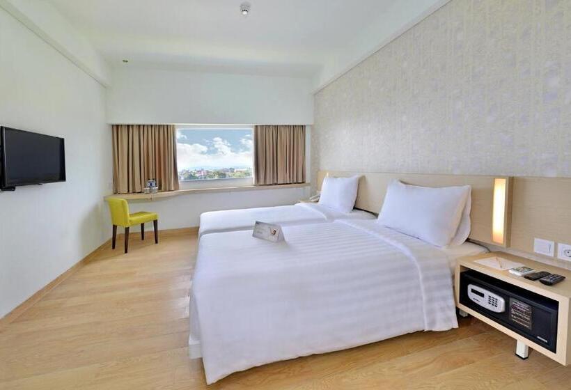 Whiz Prime Hotel Sudirman Cilacap