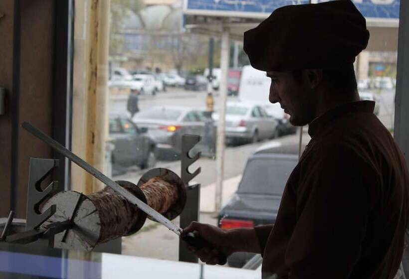 هاستل East House