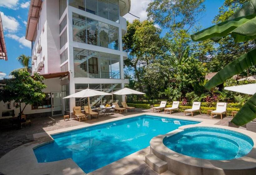 ユースホステル La Floresta Tarapoto Hostal