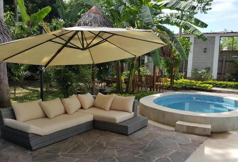 ユースホステル La Floresta Tarapoto Hostal