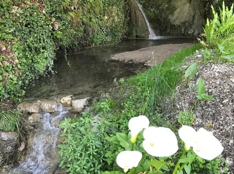 Aamiaismajoitus (B&B) La Cascata Negli Ulivi