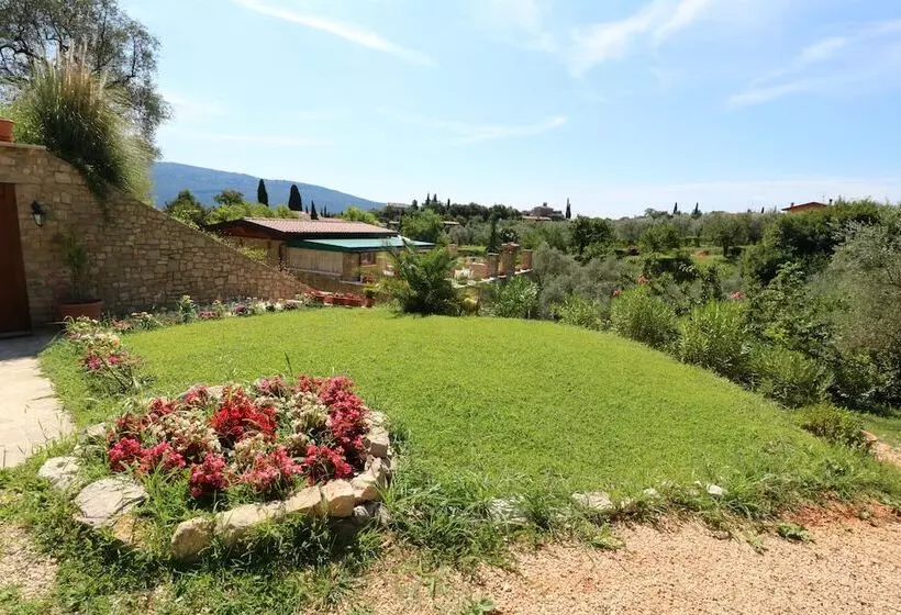 Aamiaismajoitus (B&B) La Cascata Negli Ulivi