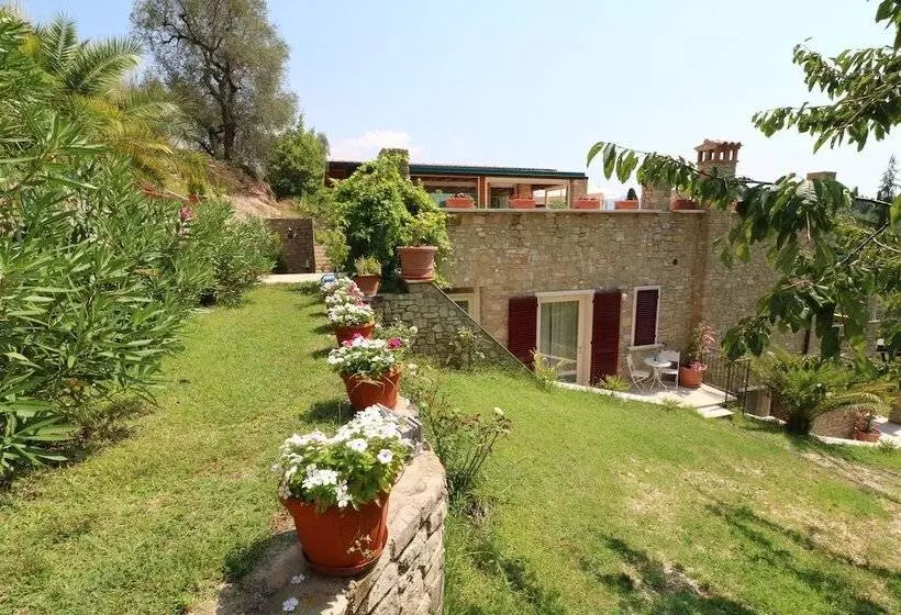 Aamiaismajoitus (B&B) La Cascata Negli Ulivi