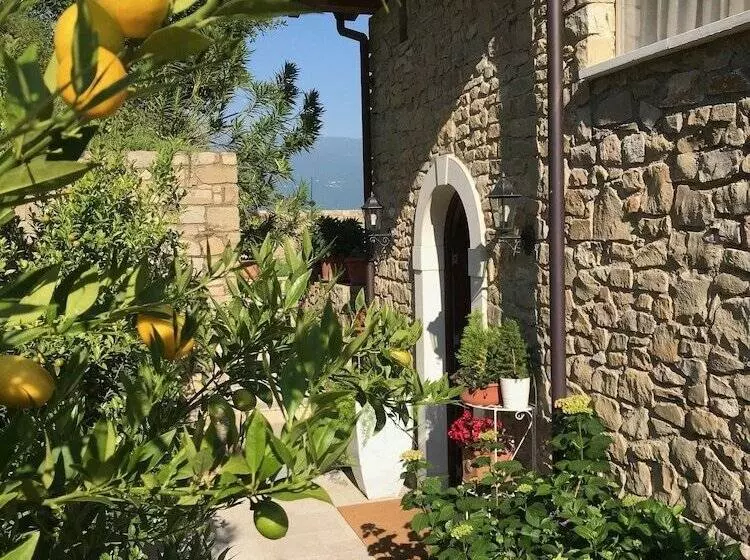 Aamiaismajoitus (B&B) La Cascata Negli Ulivi
