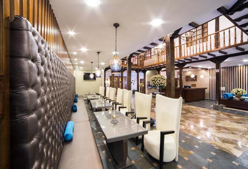 Felicia Hotel & Suites