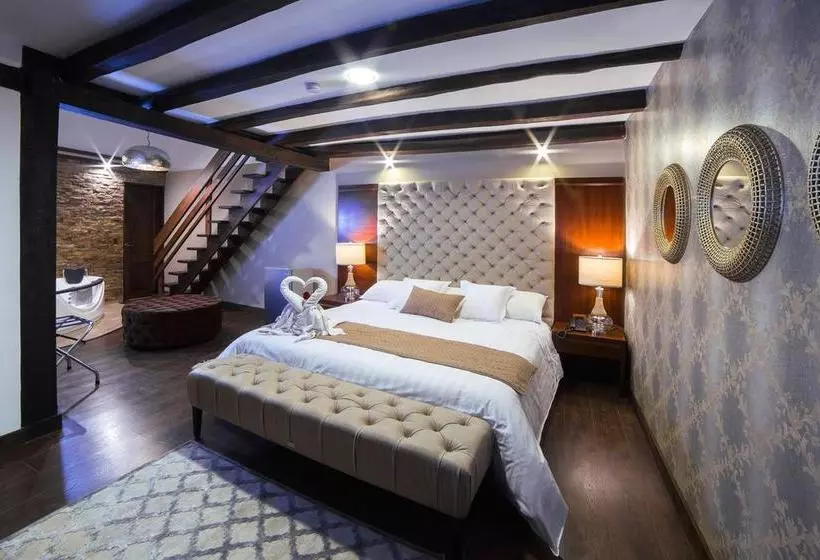 Felicia Hotel & Suites