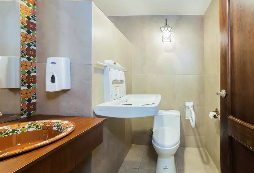 Felicia Hotel & Suites