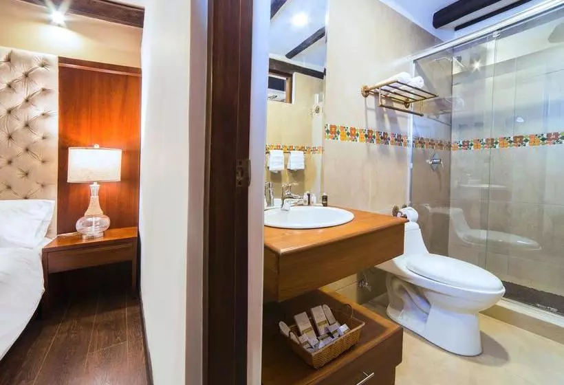 Felicia Hotel & Suites
