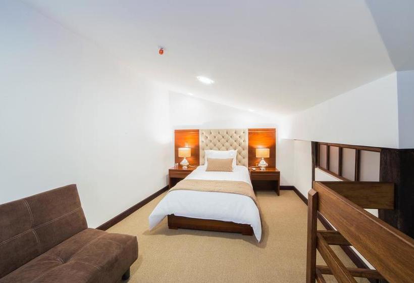 Felicia Hotel & Suites