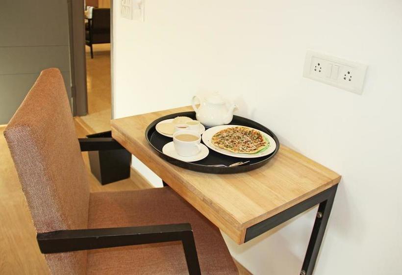 ホテル Oyo Rooms Near North Railway Station Overbridge