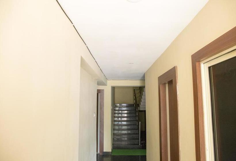 ホテル Oyo Rooms Near North Railway Station Overbridge