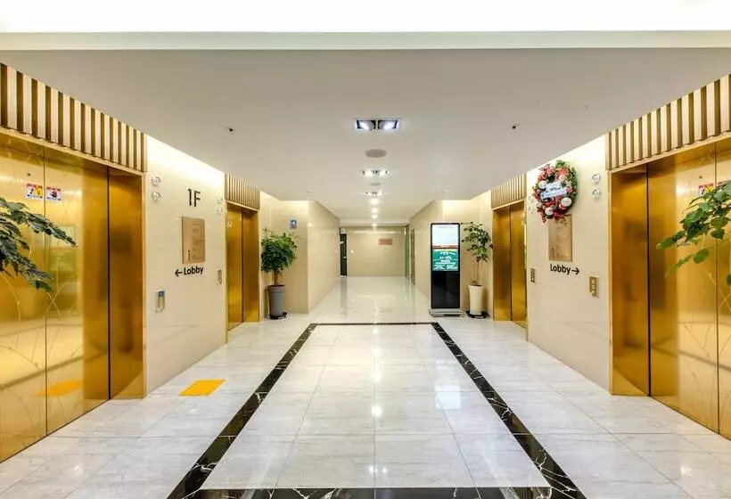 Hotelli Ramada By Wyndham Jeju City Hall