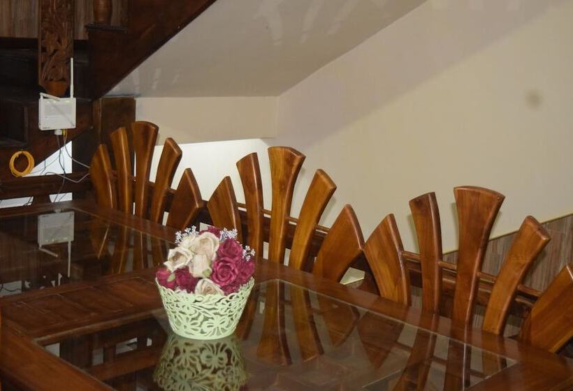 فندق Southern View Holiday Resort