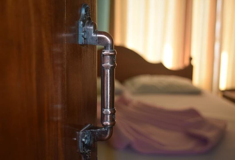 فندق Southern View Holiday Resort