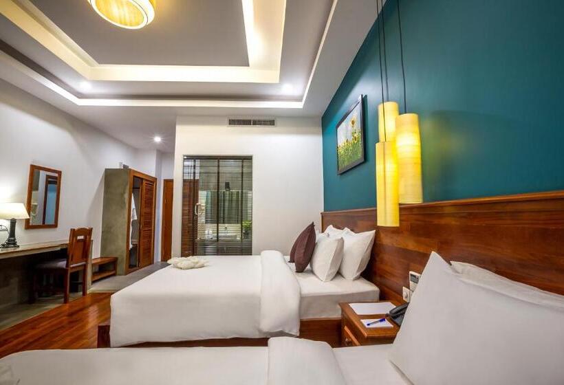 Отель The Tito Suite Residence