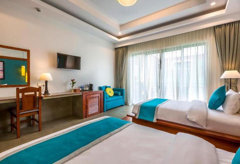 Отель The Tito Suite Residence