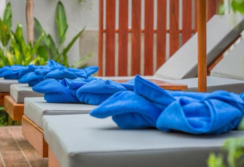 Отель The Tito Suite Residence