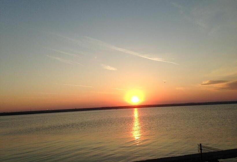 هاستل Max Mamaia Nord