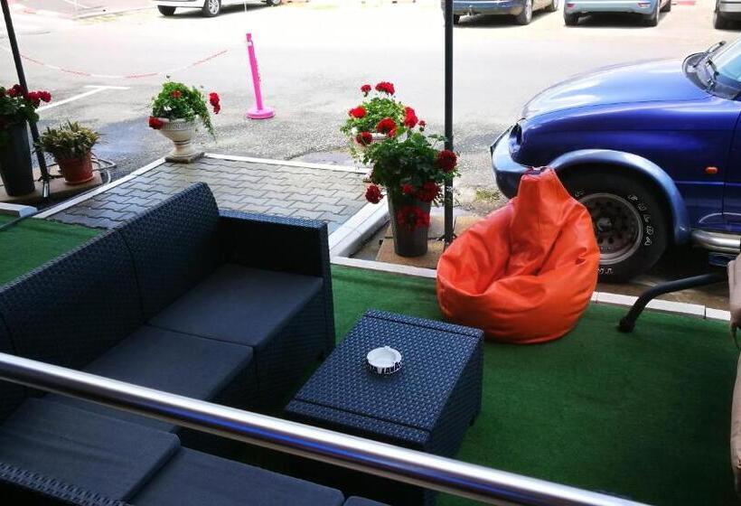 هاستل Max Mamaia Nord