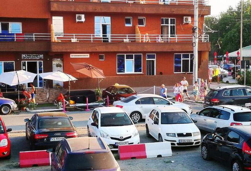 هاستل Max Mamaia Nord