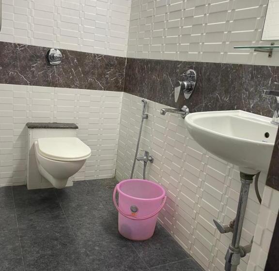 تختخواب و صبحانه Kk Residency