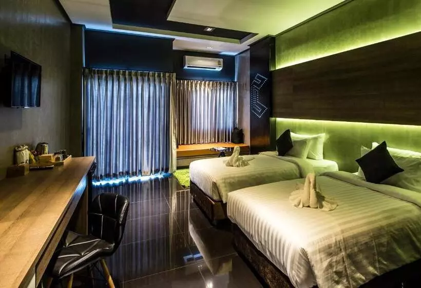 Cresco Hotel Buriram