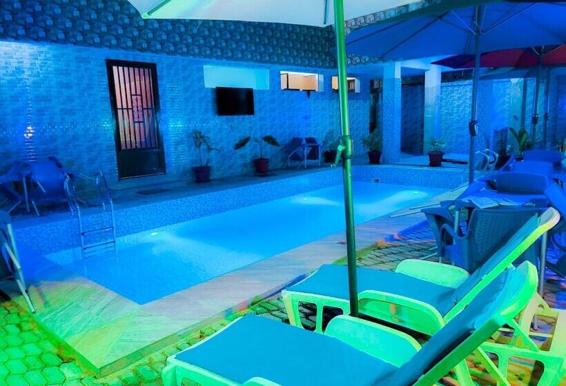 Flat Hotel Kandolo Gombe