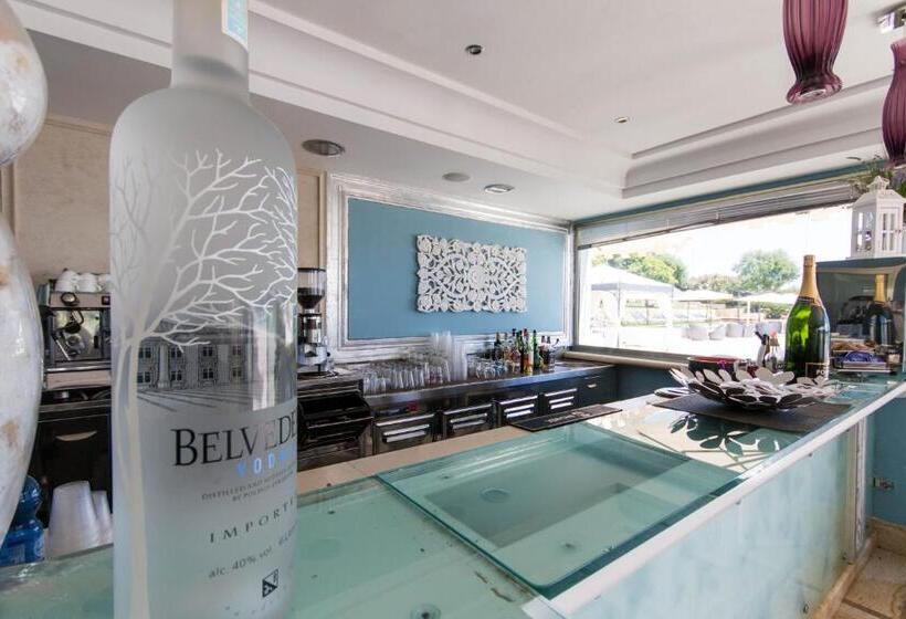 酒店 Augustus Resort